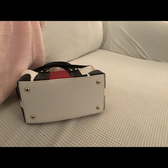 Handbag - Picture 4 of 4